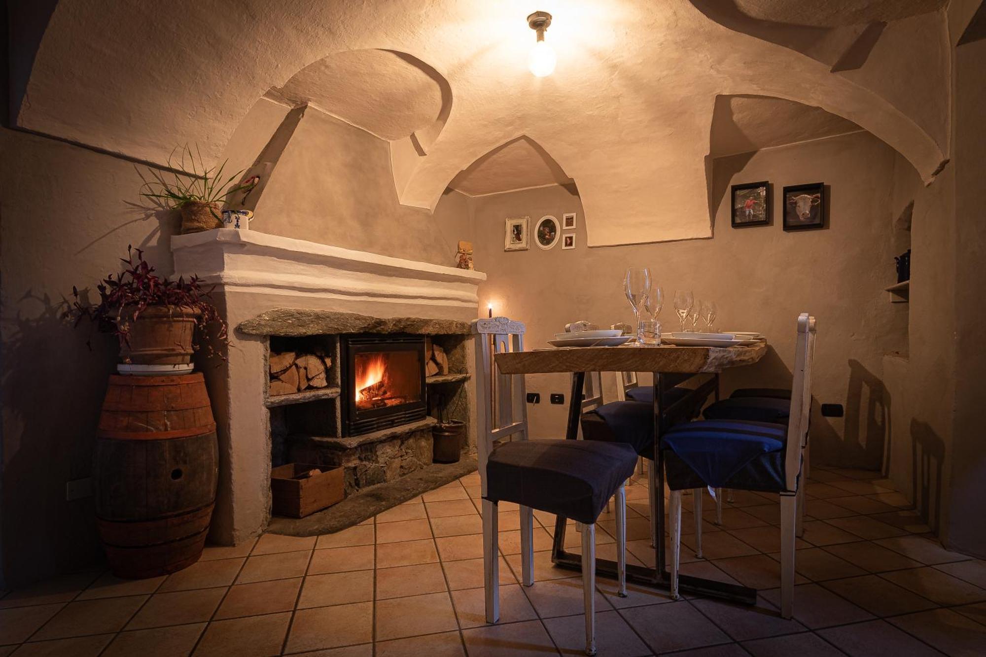 Bed and Breakfast Relais Del Brigante Settimo Vittone Екстер'єр фото